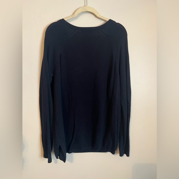 Navy Blue Women’s Banana Republic Sweater - Size Medium - Picture 2 of 8